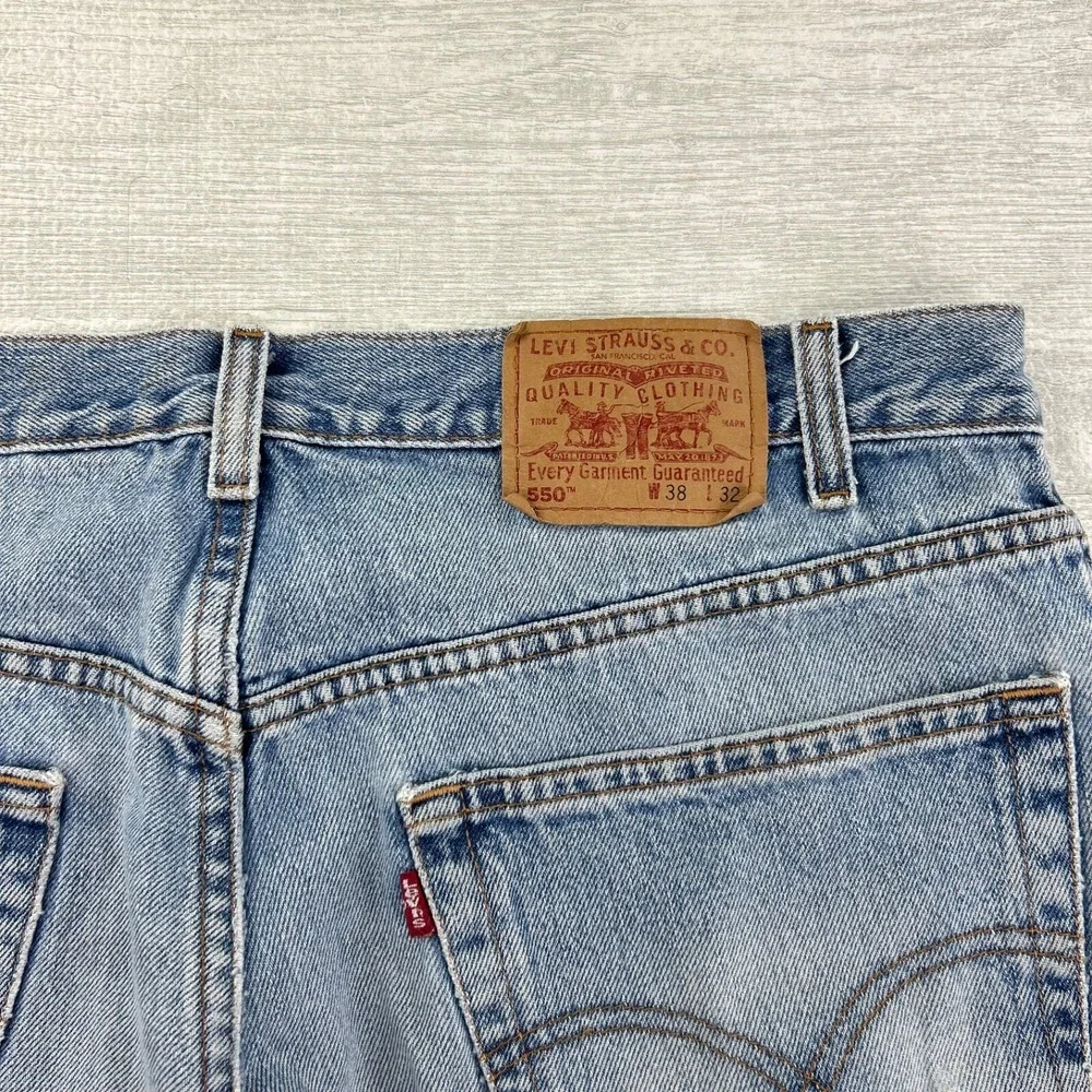 Vintage 90s Levis 550 Jeans Size 38x32 Blue Light Wash Denim Relaxed‎ Fit